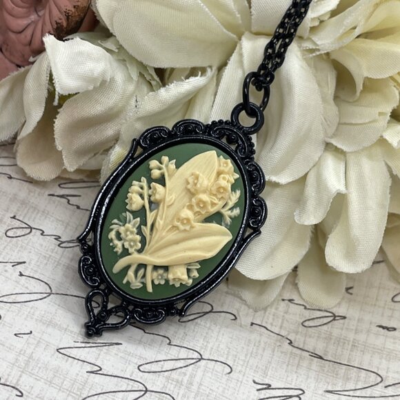Green Lily of the Valley Cameo Summer Pendant Necklace black Charm Wedding Gift - Picture 2 of 16